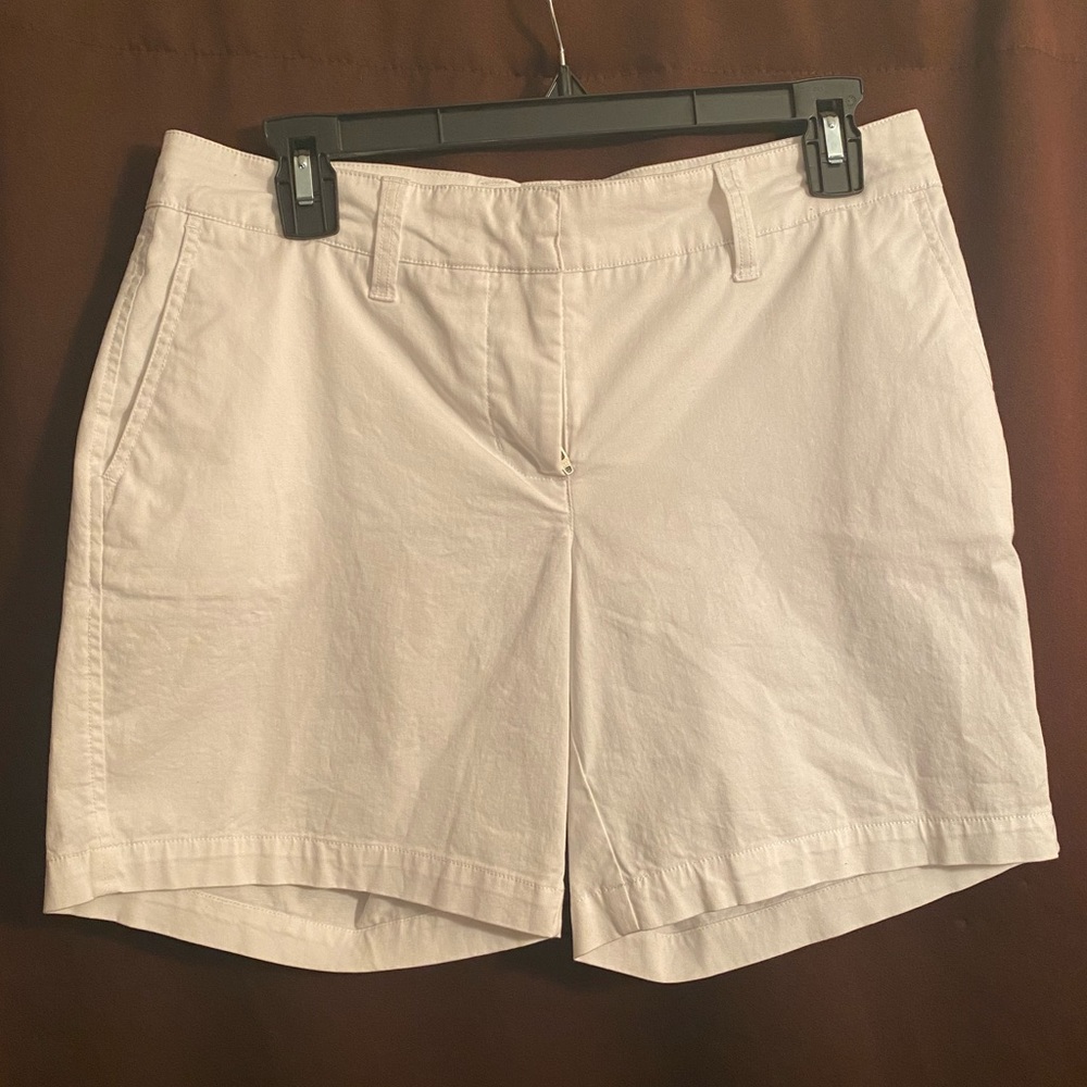 Daniel Cremieux Kate shorts in white. Size 4